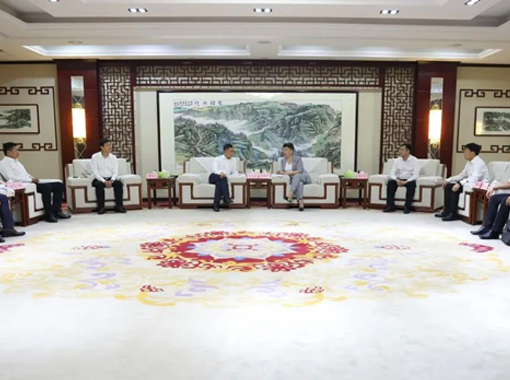 襄都區(qū)人民政府與家樂園集團(tuán)舉行全面戰(zhàn)略合作協(xié)議簽約儀式