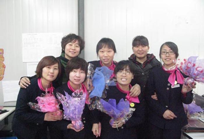 家樂園百貨廣場(chǎng)店平安夜里送“平安”