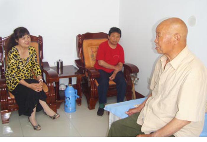 內丘大賣場開展愛心慰問活動