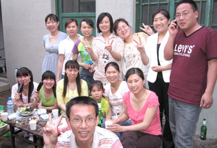 超市公司財務處組織燒烤聯誼會