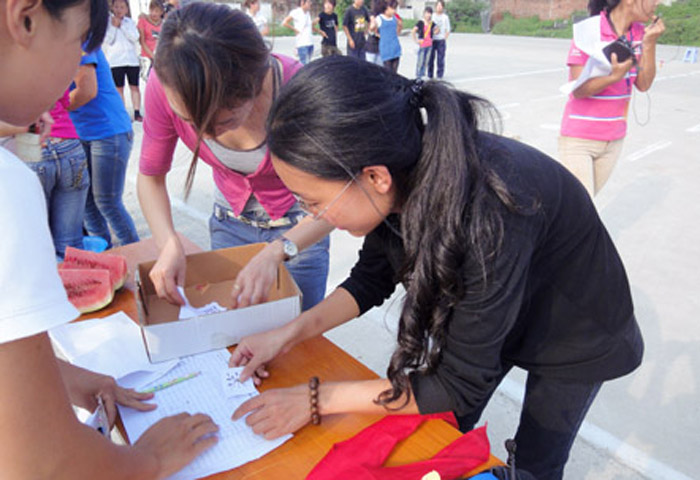 超市公司舉辦員工文娛活動取得圓滿成功