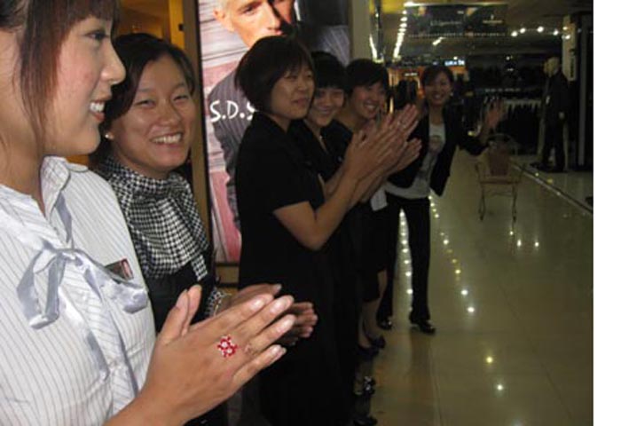 充分調整員工狀態(tài)，全面?zhèn)鋺?zhàn)黃金周