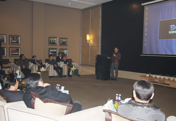 駐市省、市人大代表蒞臨天一廣場參觀指導