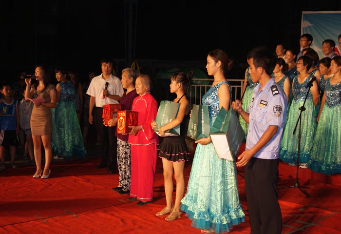 鳳凰社區飛出歡樂的歌